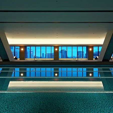 The Okura Tokyo Hotel Exterior foto The pool at the Ritz-Carlton, Osaka