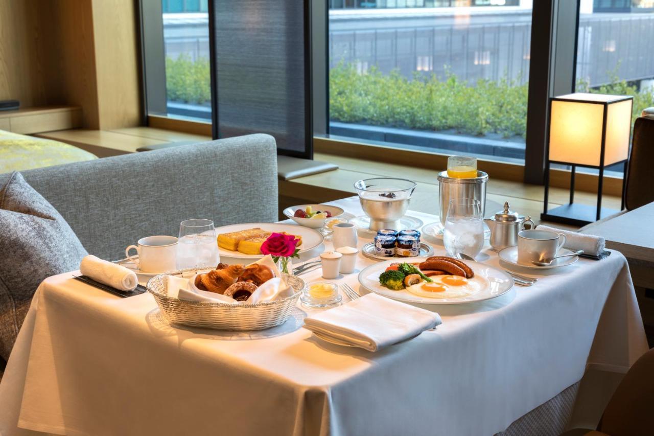 The Okura Tokyo Hotel Exterior foto A table set for breakfast